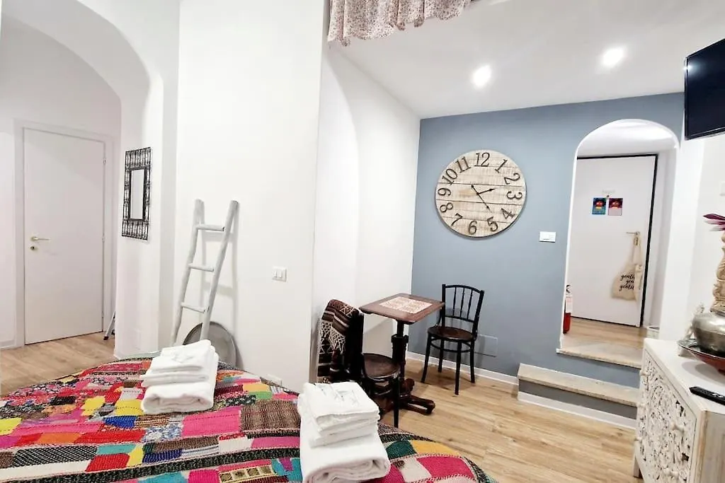 Small & Cozy Near Piazza Navona Rome Apartment