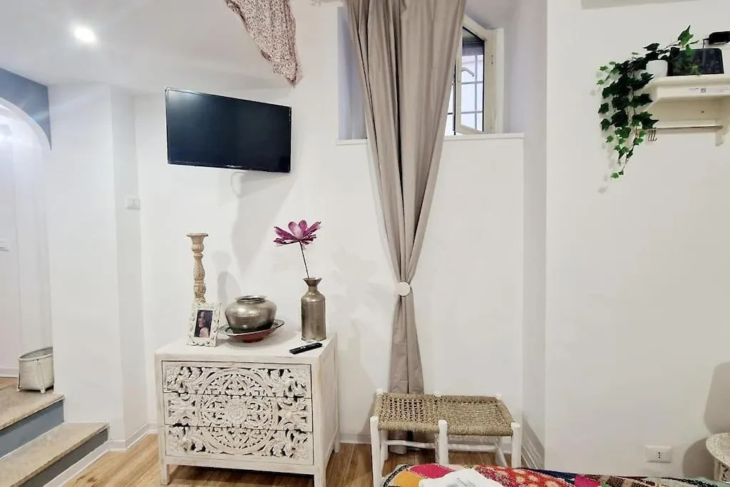 Apartment Small & Cozy Near Piazza Navona Rome
