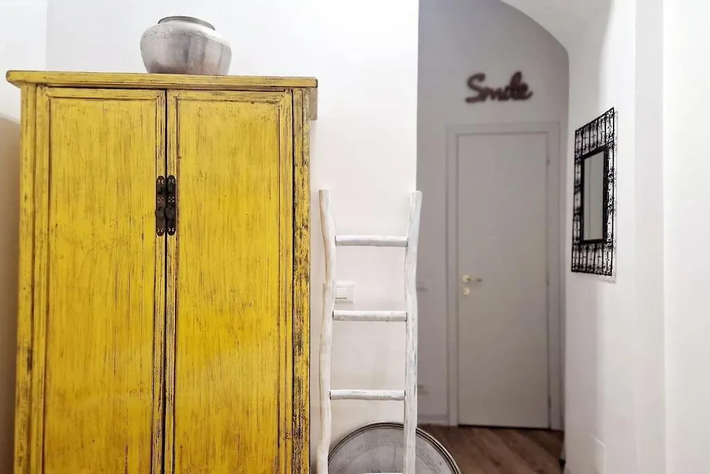 Small & Cozy Near Piazza Navona Rome Apartment