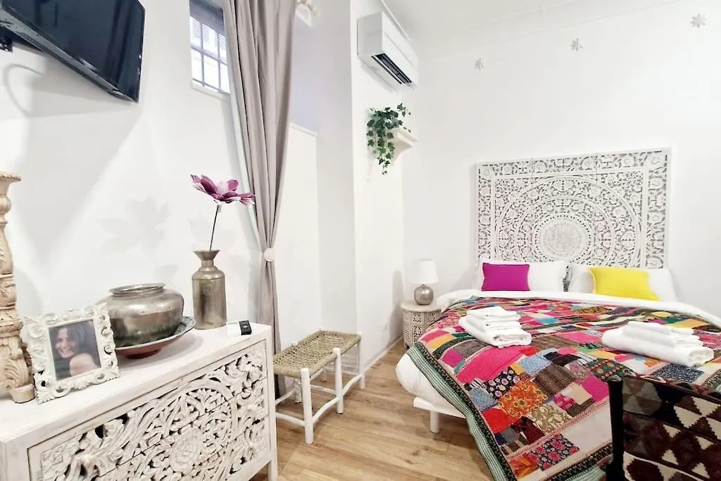 Small & Cozy Near Piazza Navona Rome Apartment